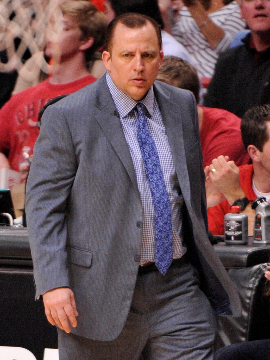 Tom Thibodeau Bulls Coach Bench Presses 400 Pounds