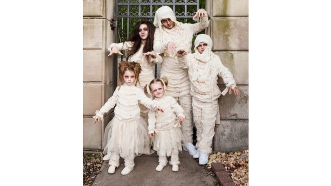 A family of mummies is spookily easy to put together.