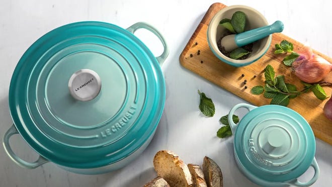 dyb deltager ortodoks Le Creuset sale: Shop the Factory to Table event to save up to 50%