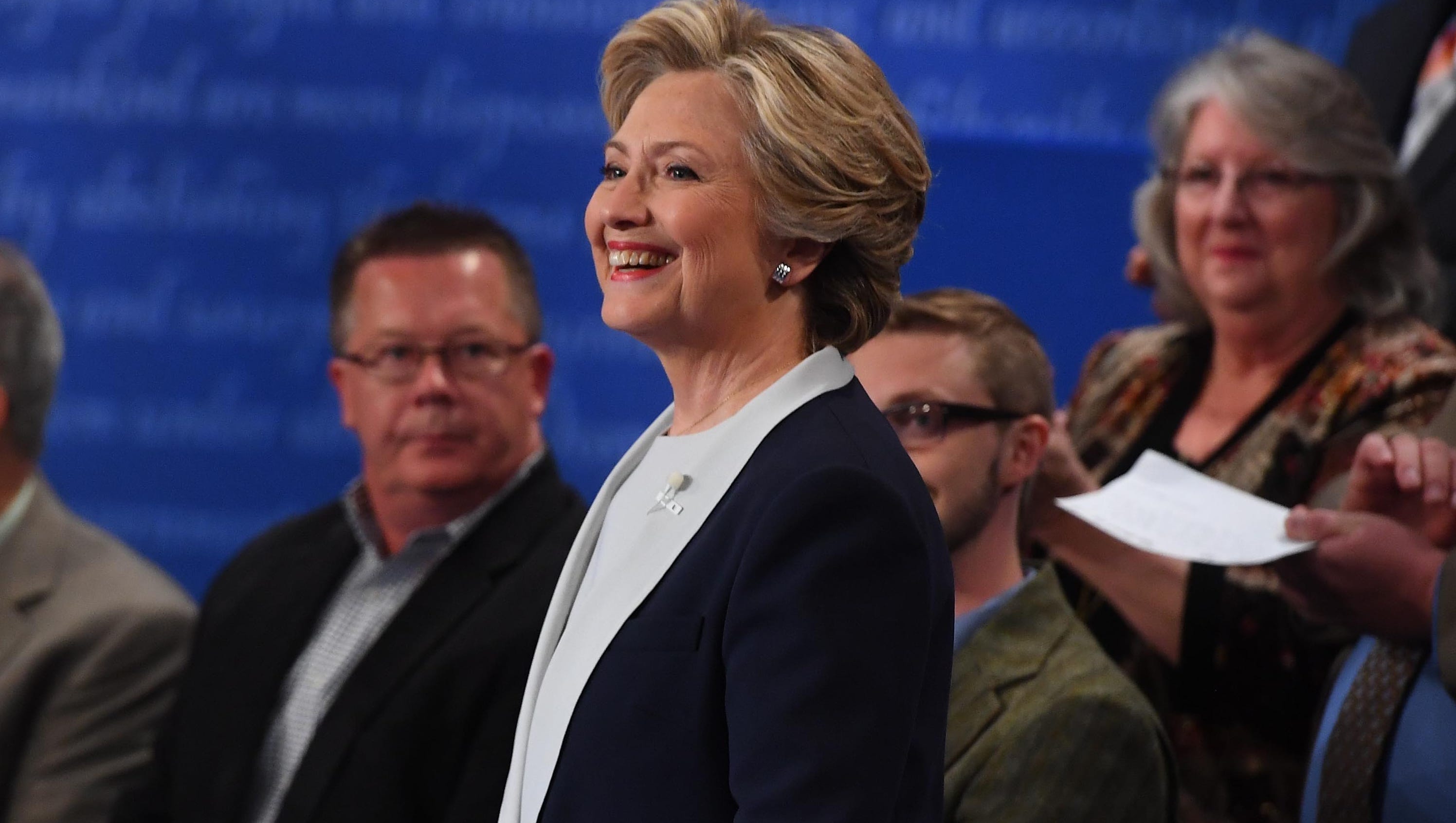 The Hidden Meaning Behind Clinton S White Debate Outfit
