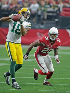 Green Bay Packers wide receiver Randall Cobb (18) catches