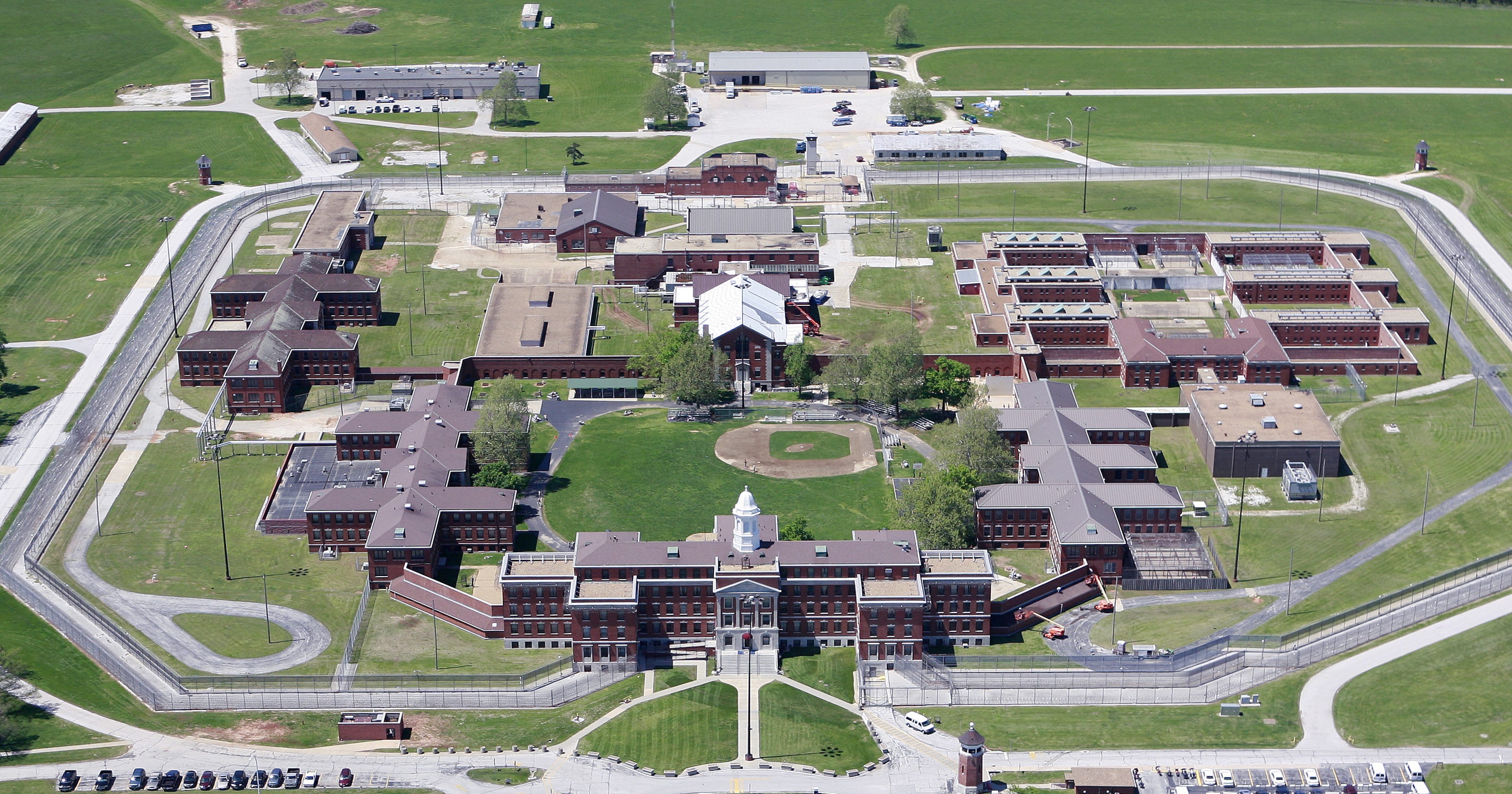 FBI investigating Springfield inmate death