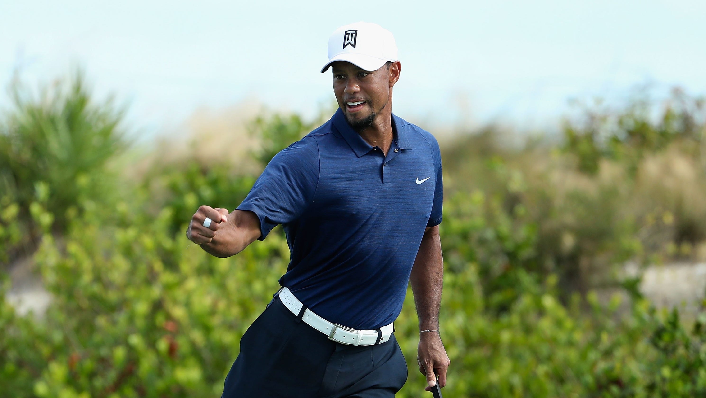 Tiger Woods 'dialed in,' shoots bogey-free 65 at Hero World Challenge