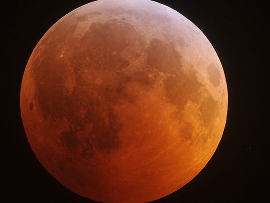 AP TOTAL LUNAR ECLIPSE A USA NC