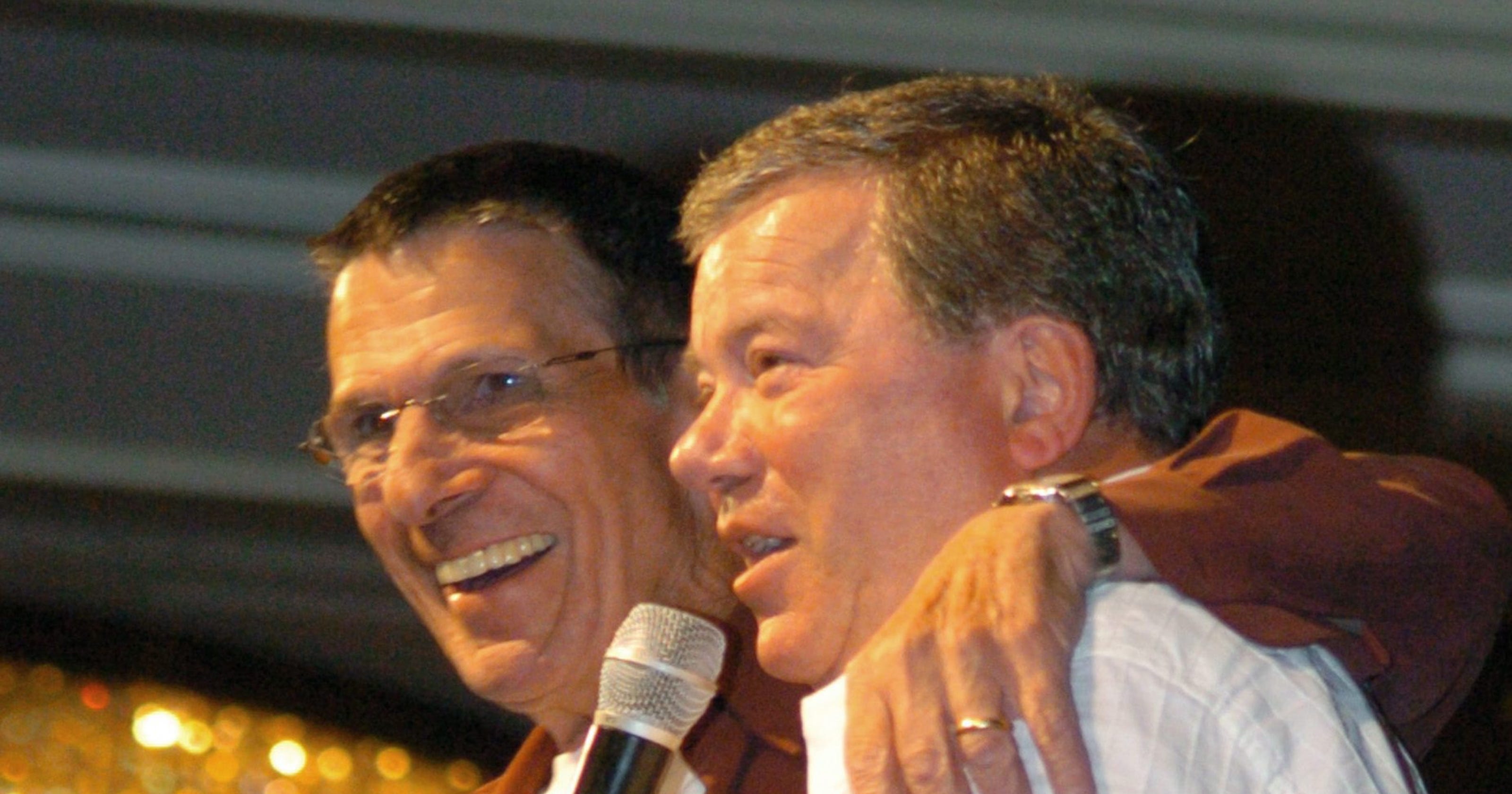 William Shatner has funeral for Leonard Nimoy…on Twitter