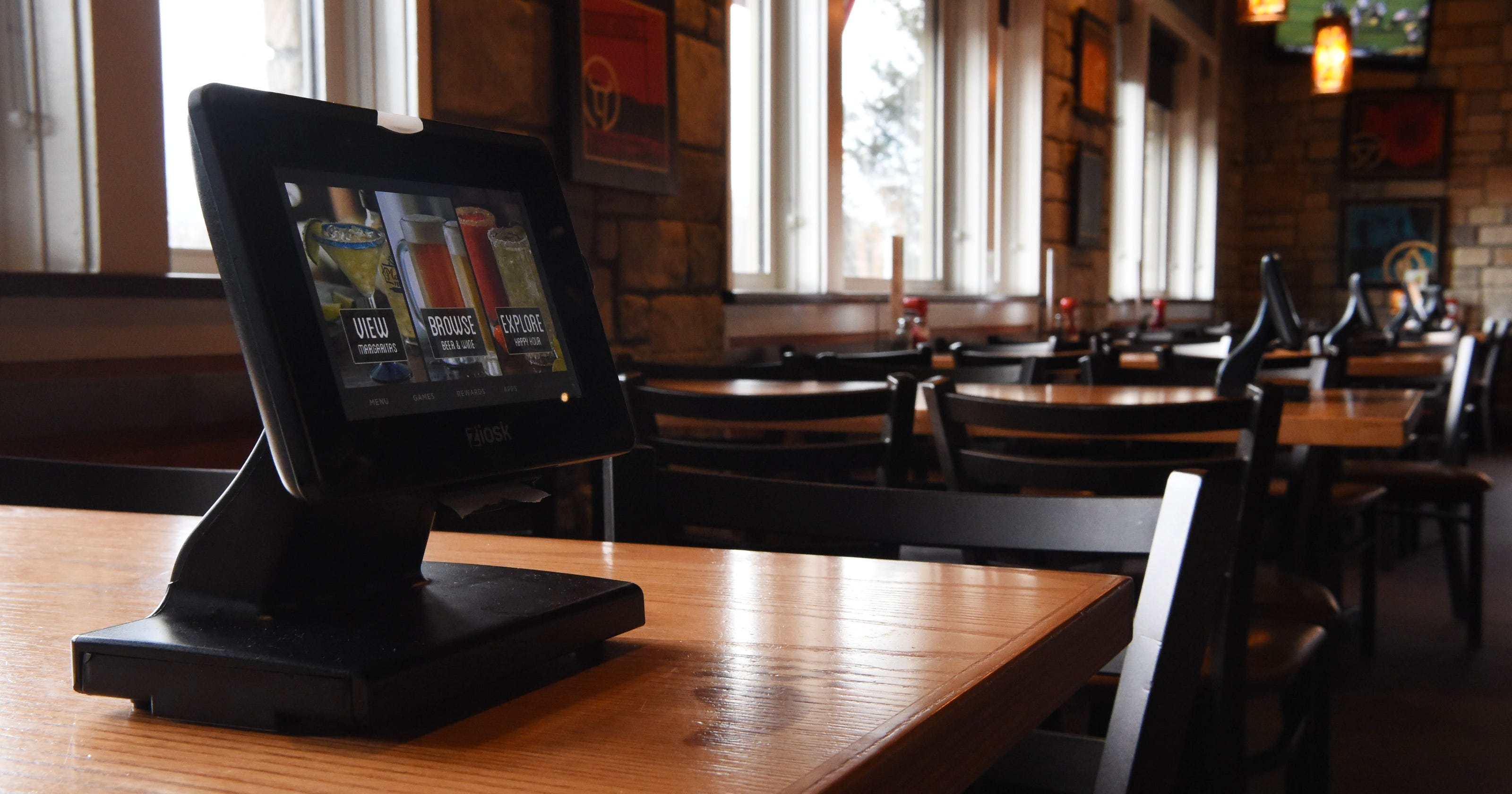 New Restaurant Tablets Divide Customers Servers