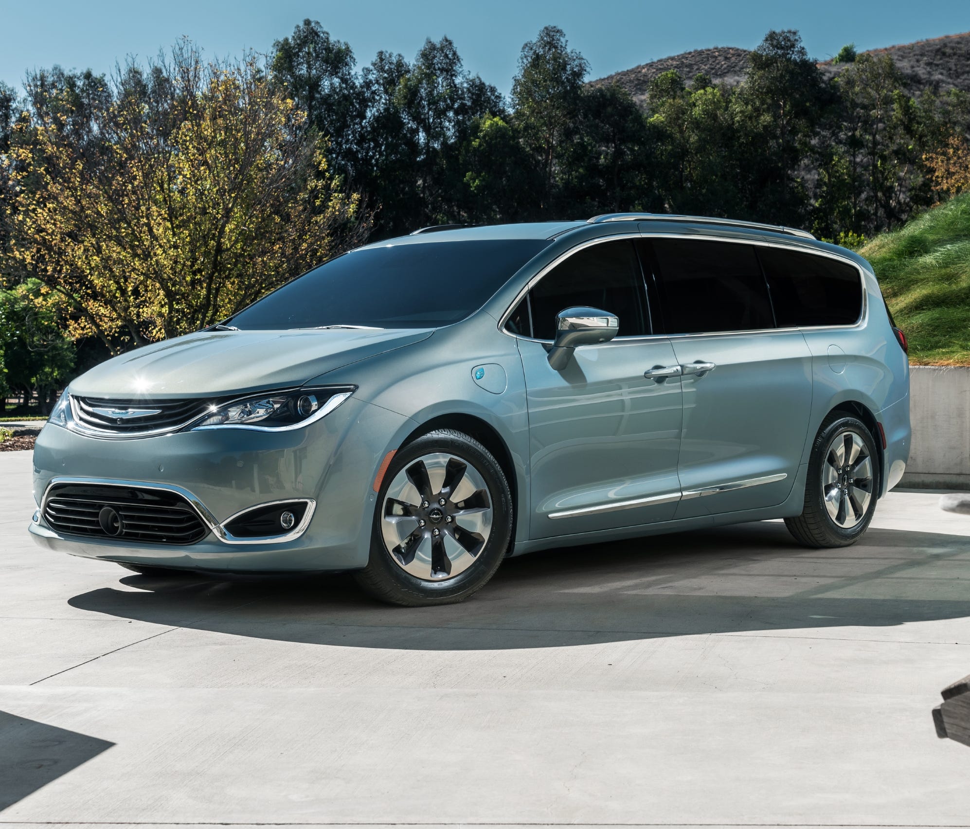 Chrysler's Pacifica Hybrid is finally going to be delivered to customers
