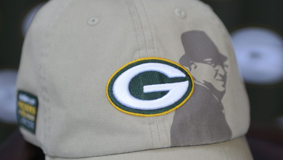 Packers Tackle Cancer Awareness