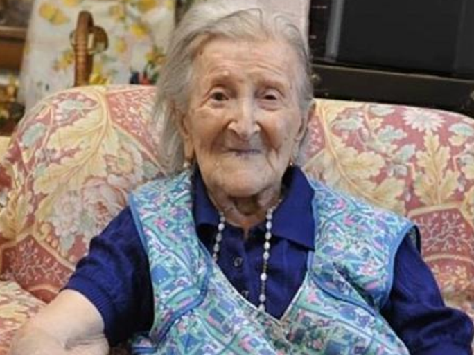 Five people born in the 1800s are still alive