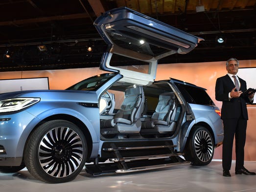 Lincoln Debuts Navigator Concept With Gull Wing Doors