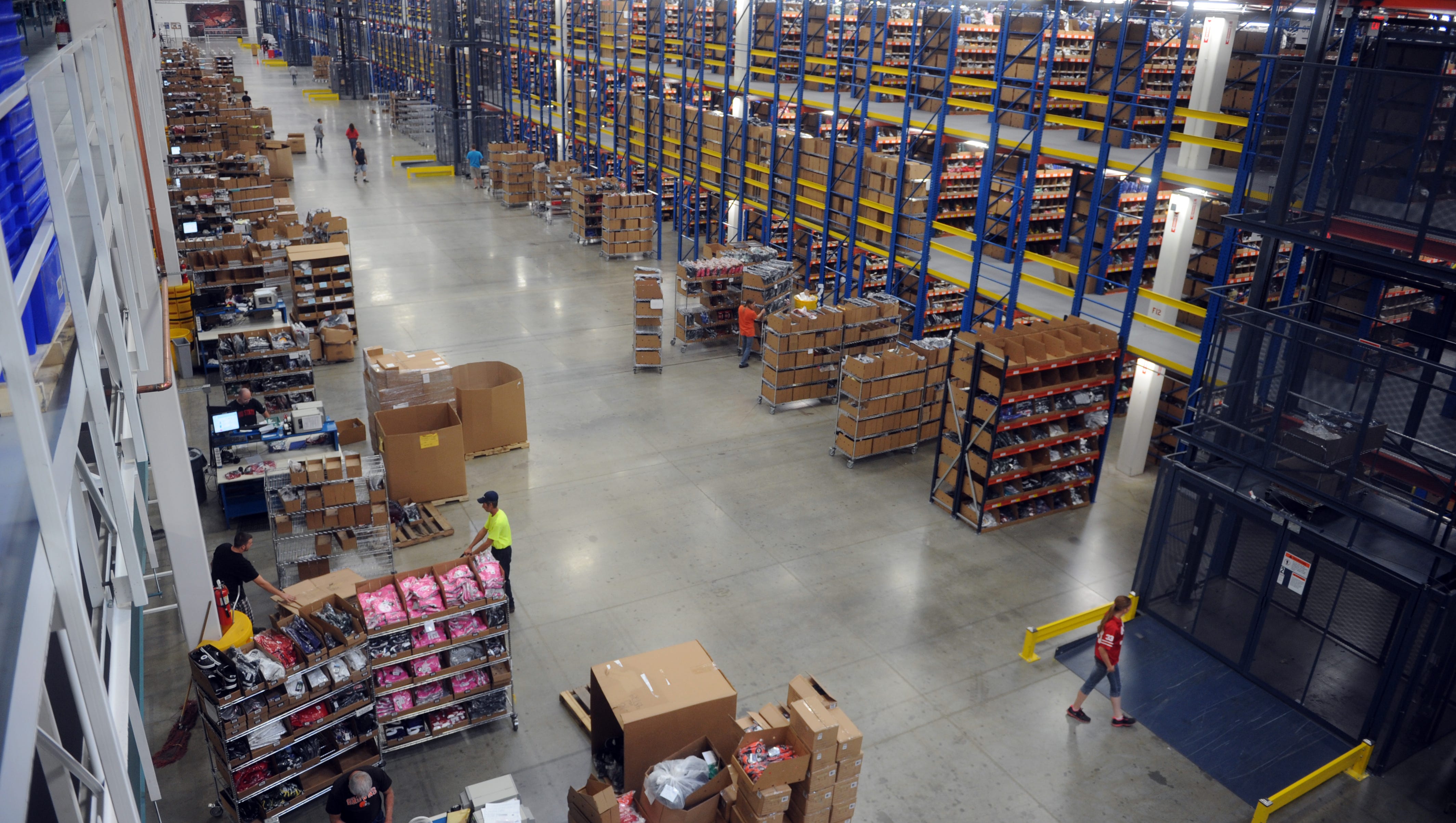 Need a seasonal job? Fanatics has 1,500