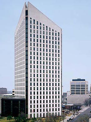 <strong>Kansas: Epic Center</strong><br />
<strong>&bull; City:</strong>&nbsp;Wichita<br />
<strong>&bull; Height&nbsp;</strong>320 feet<br />
<strong>&bull; Floors:</strong>&nbsp;22<br />
<strong>&bull; Building type:&nbsp;</strong>Office<br />
<strong>&bull; Completed in:</strong>&nbsp;1989