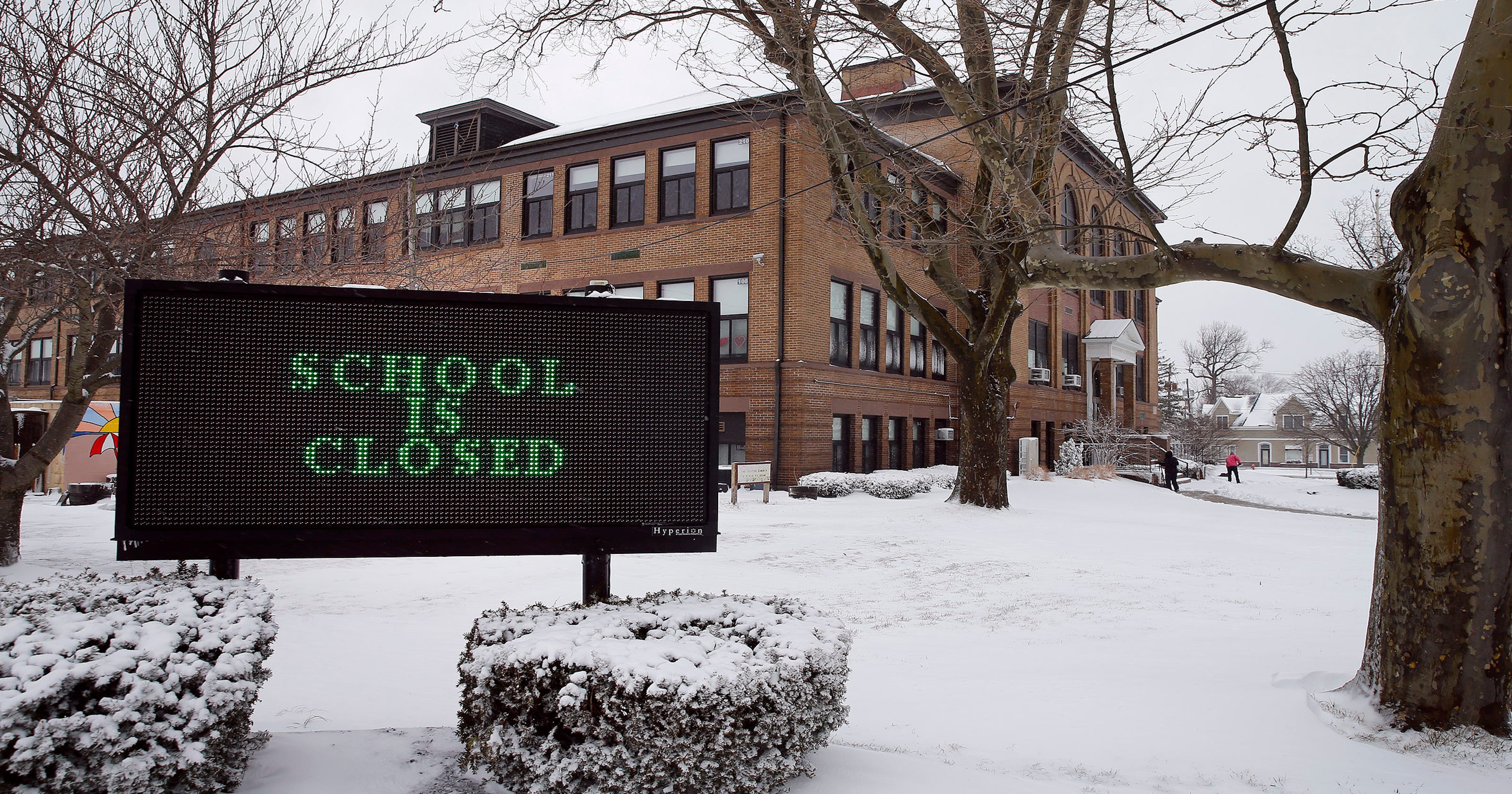 School and public service closings, delays Feb. 93200 x 1680