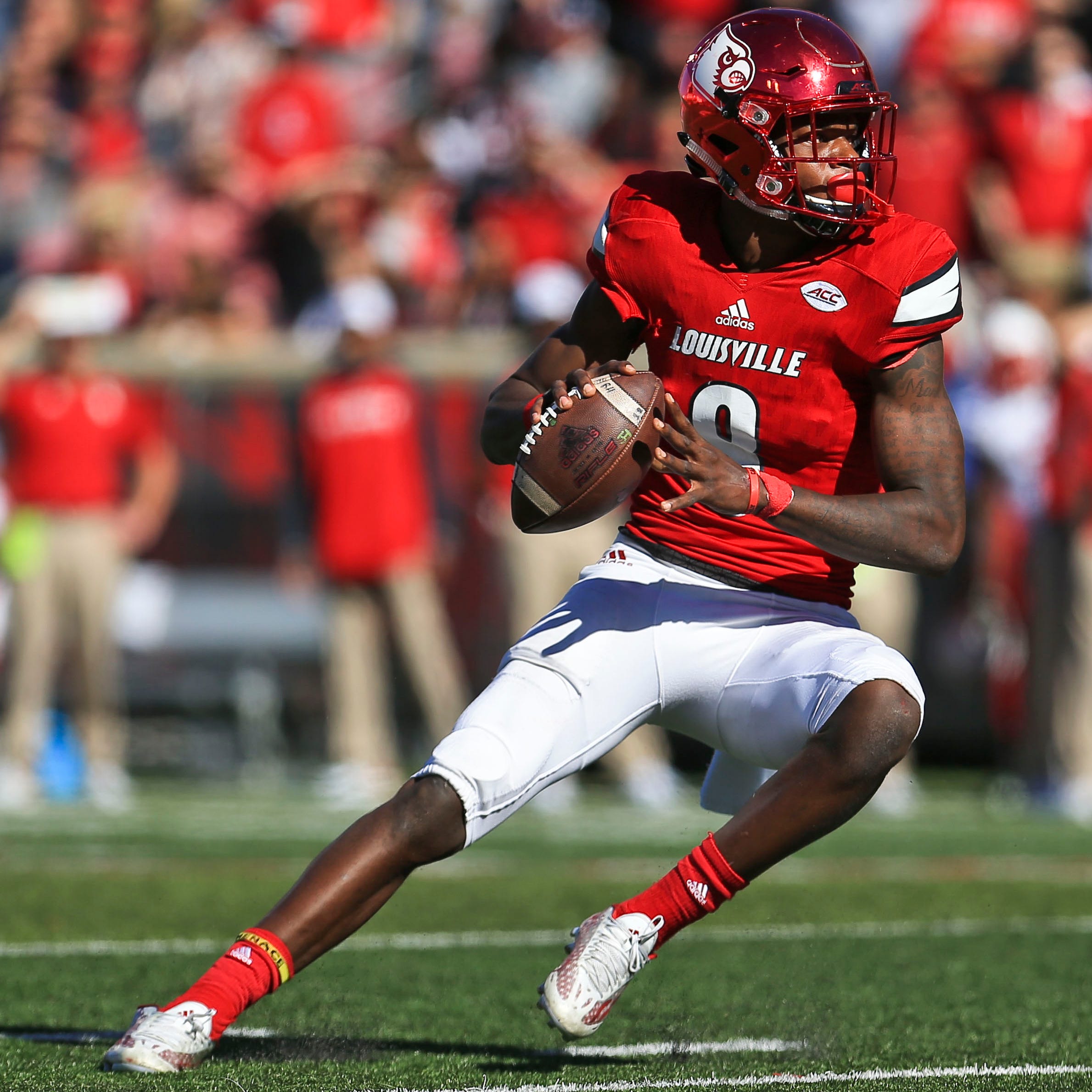 Louisville Football Qbs Lamar Jackson Teddy Bridgewater Share Special Bond