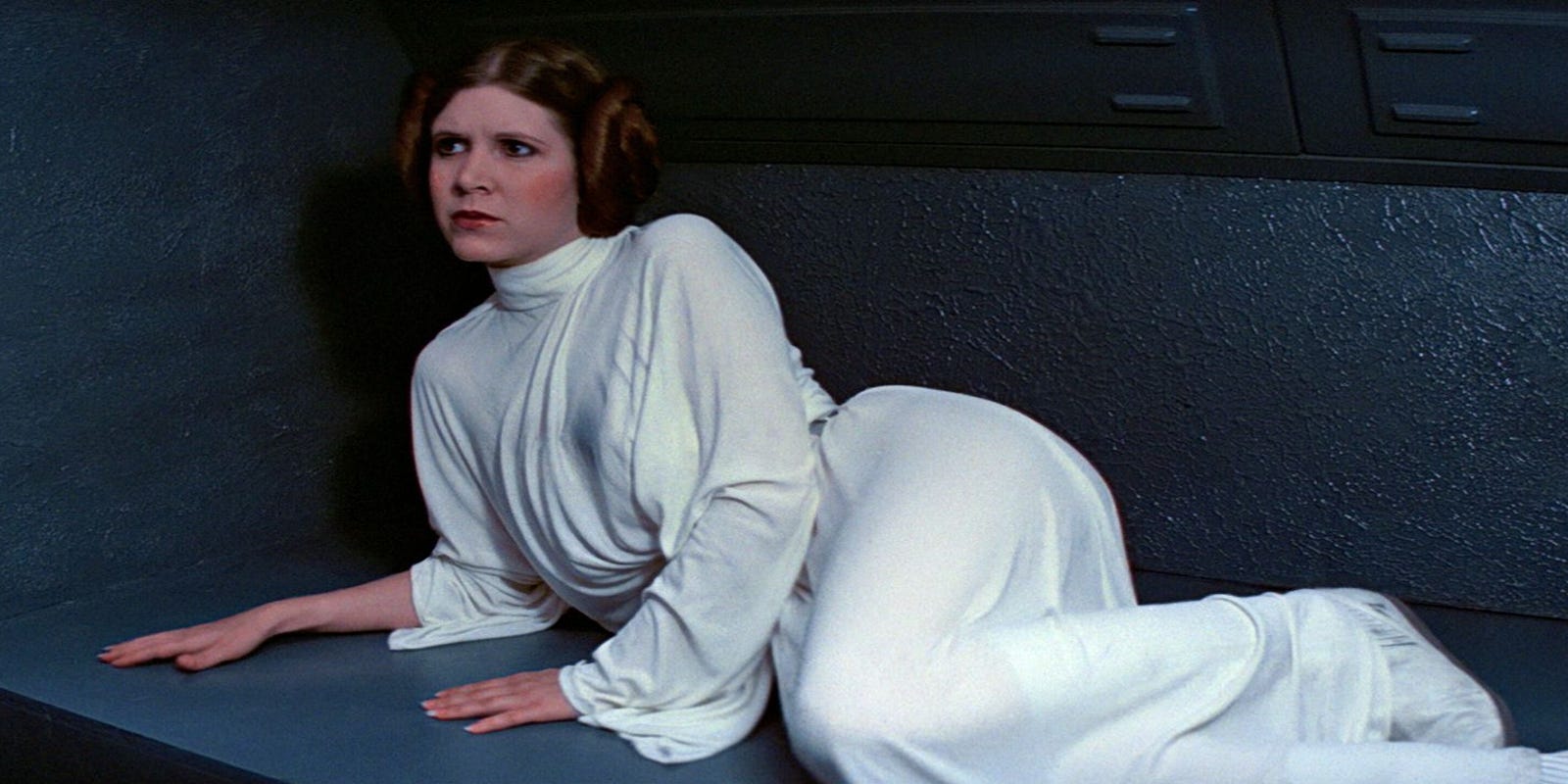 Billie Lourd Original Cast Honor Carrie Fisher At Star Wars