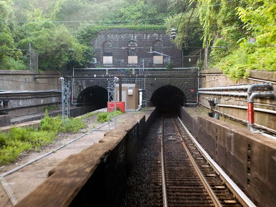 XXX NY BIG DIG EE2108.JPG A USA