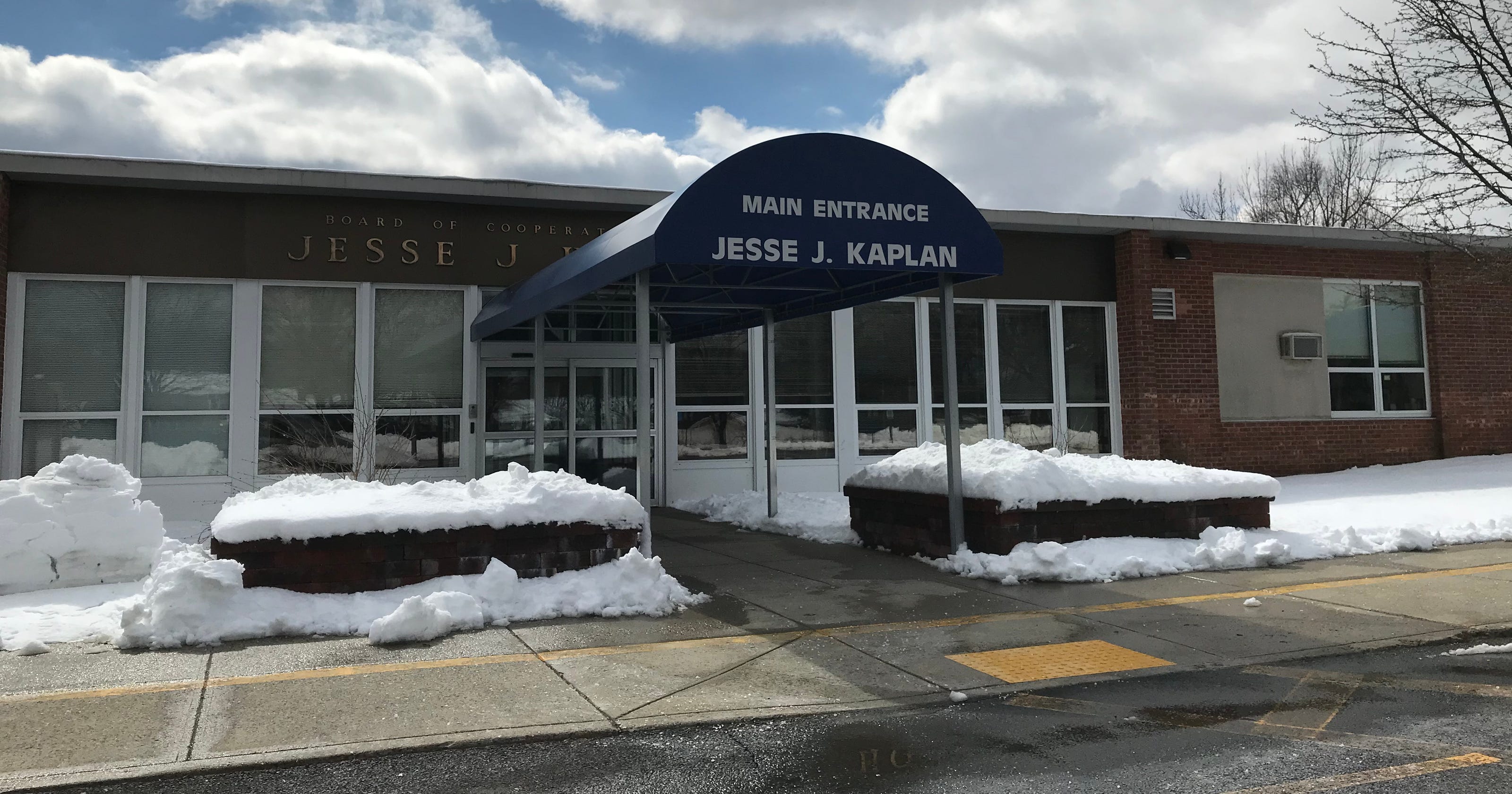 BOCES teacher #39 s aide caught carrying loaded gun in Jesse Kaplan School