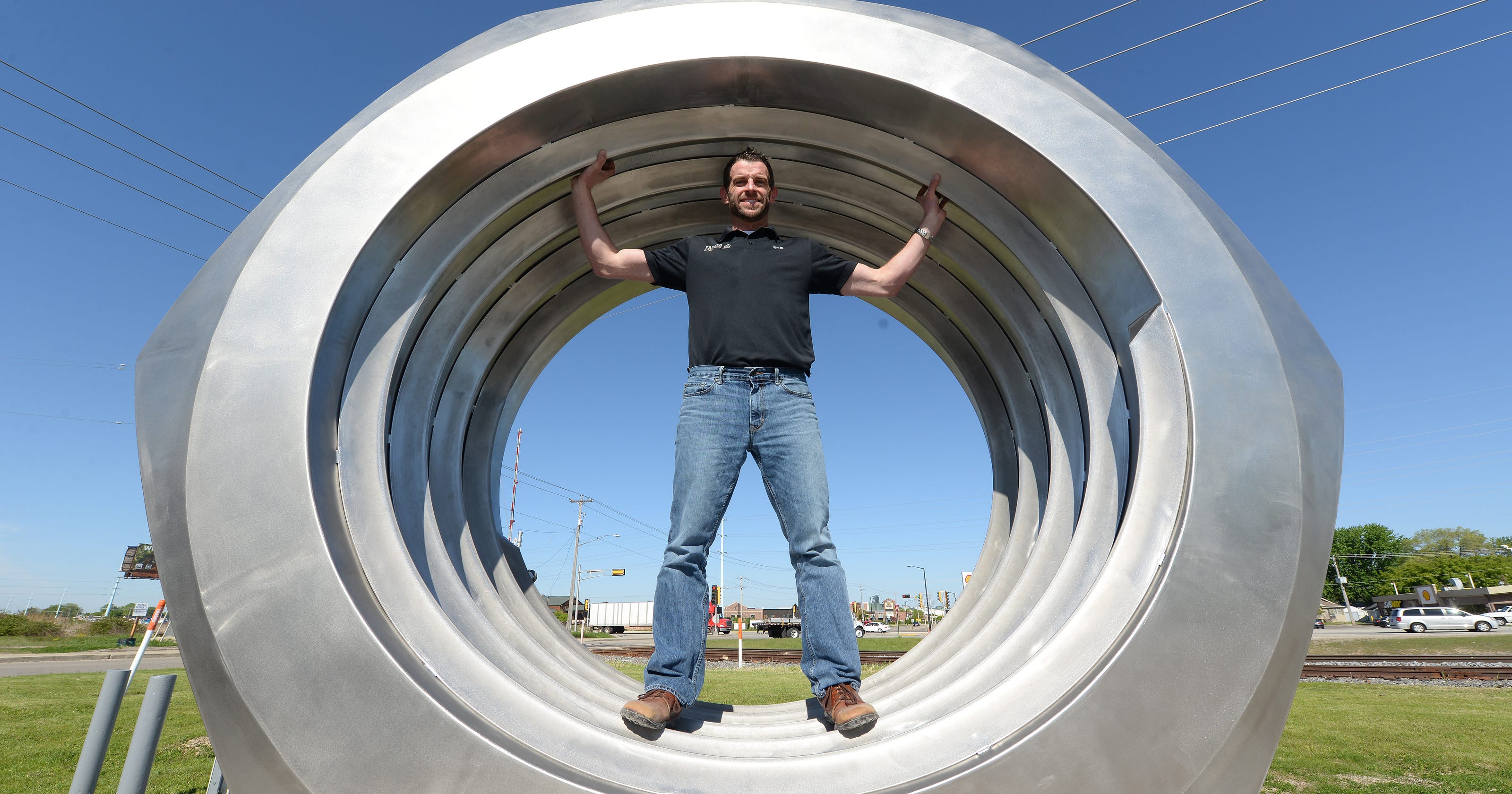 Green Bay gets world's largest hex nut