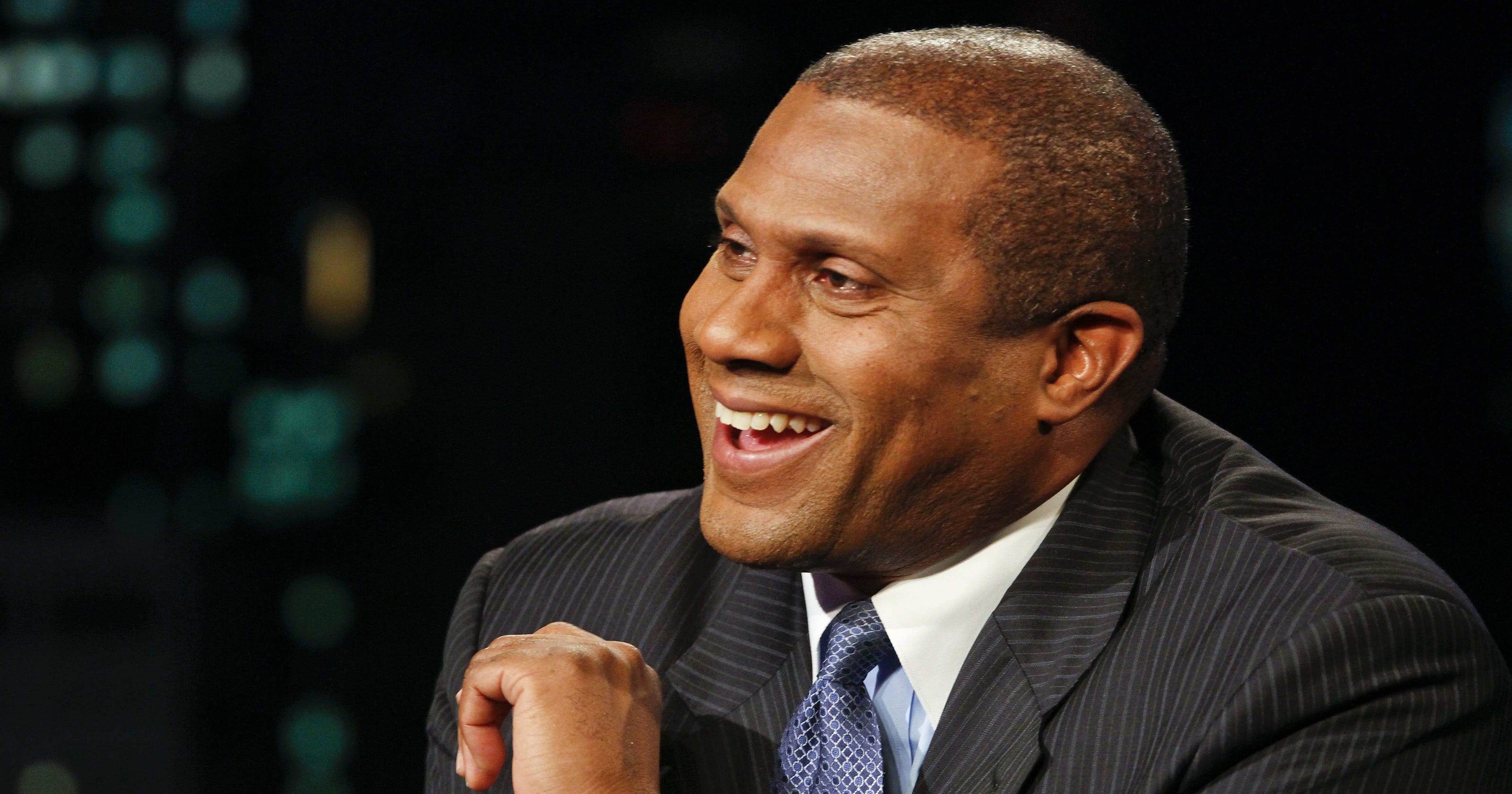 Tavis Smiley voted off 'Dancing with the Stars'