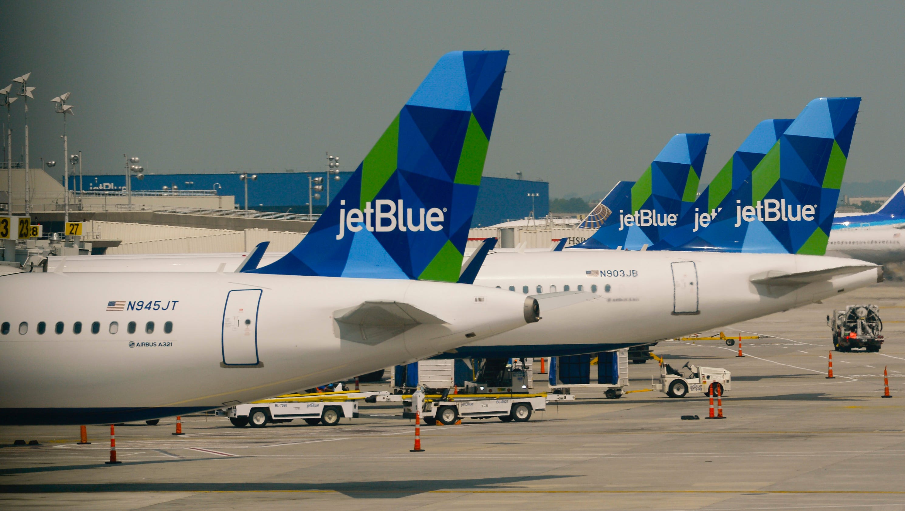 JetBlue to offer flights from New York to Palm Springs