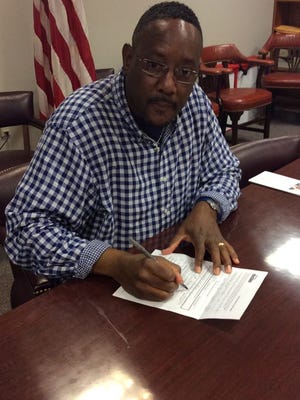 Steven Washington has filed as an Independent candidate for Wilmington mayor.