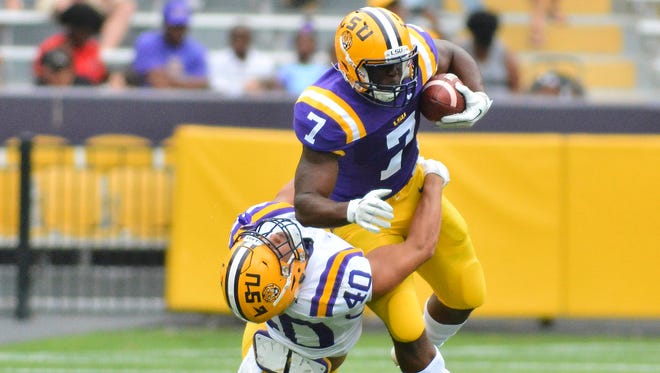 Leonard Fournette (7) returns to lead the LSU Tigers' running game.