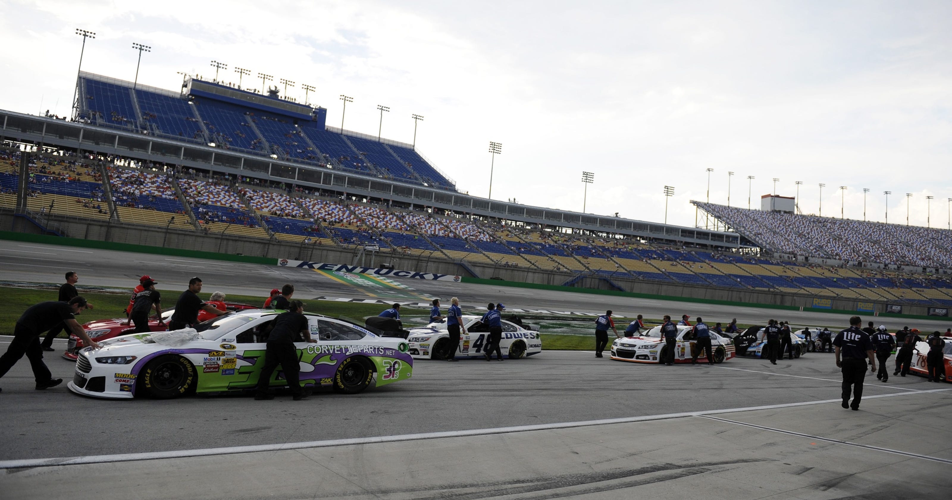Kentucky Speedway official optimistic about attendance