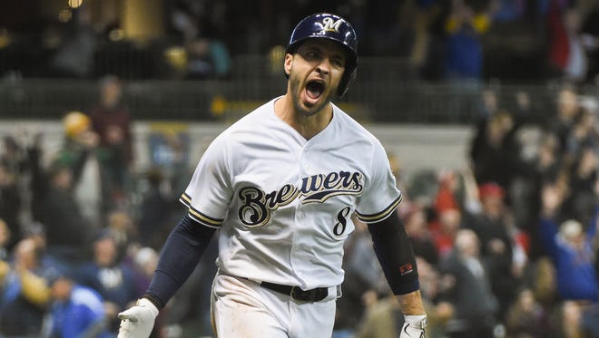 Ryan Braun lets out a howl after smacking the winning homer with two outs in the bottom of the ninth inning against the Cardinals on Tuesday night.