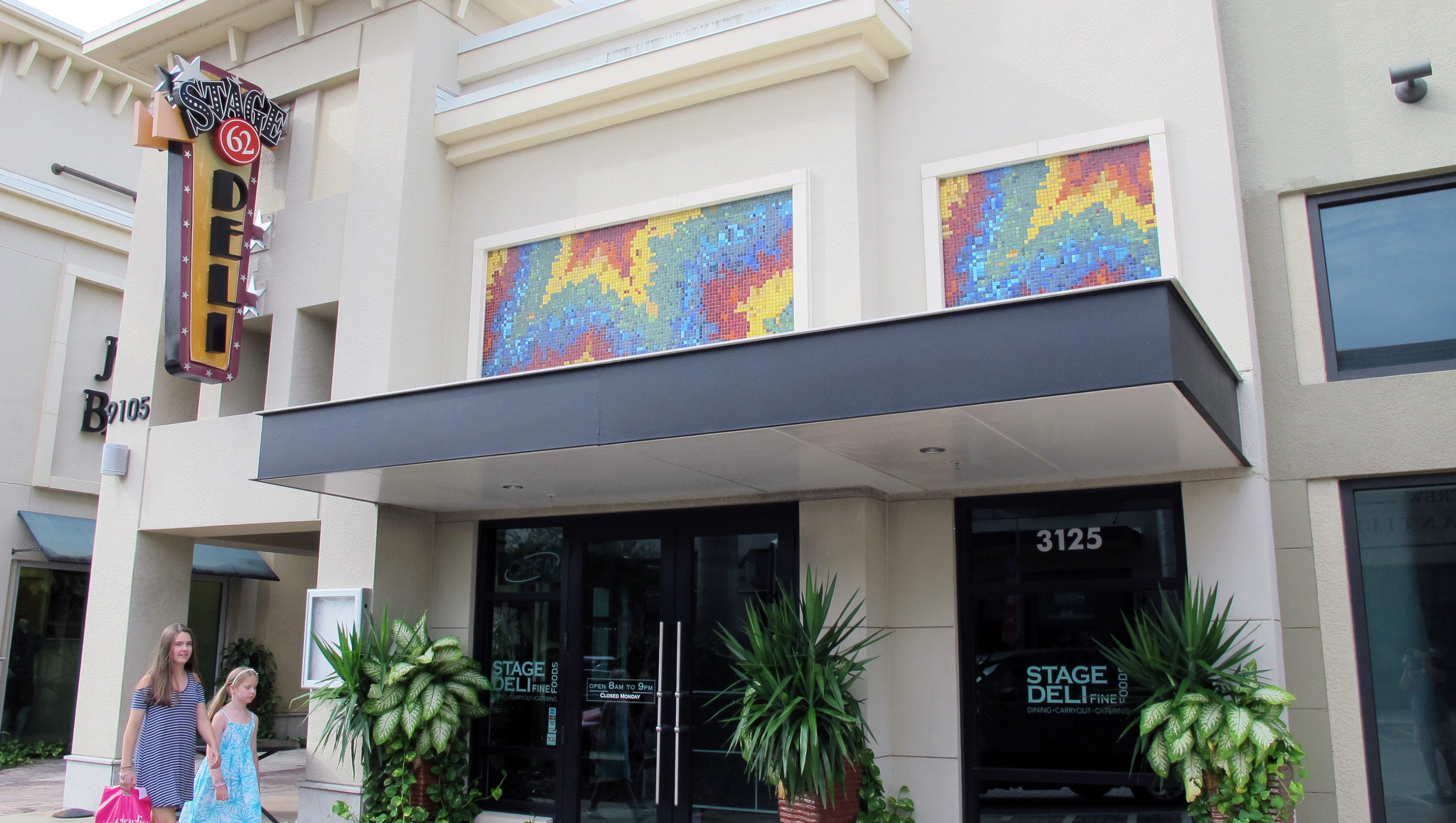 In the Know Midtown, Stage Deli, Fish Crazy restaurants close