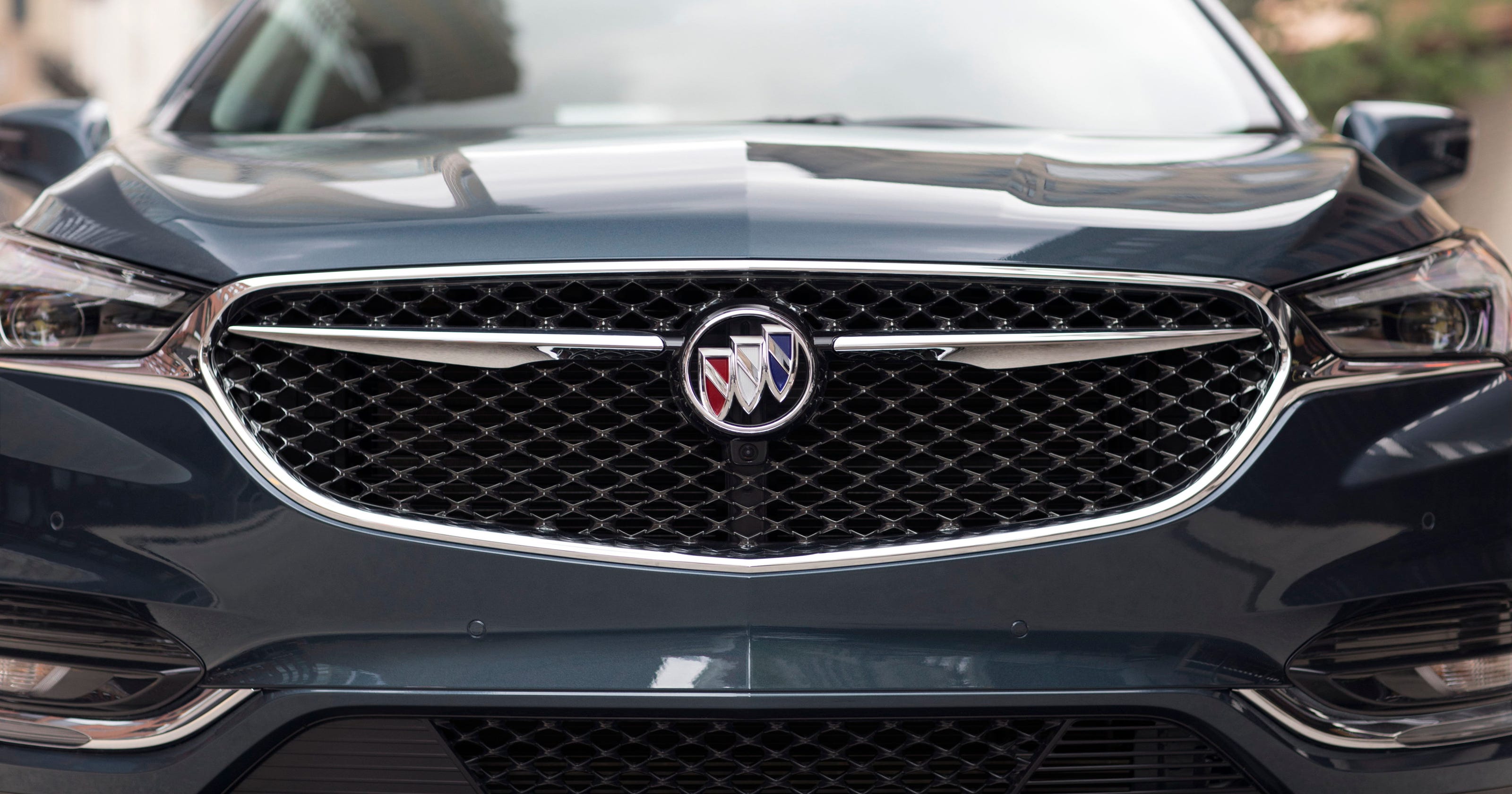 First Drive 2018 Buick Enclave Delivers Luxury Car Style Tech Room