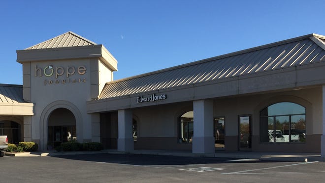 Square Donuts' new location will be in the small mall anchored by Hoppe Jeweler.