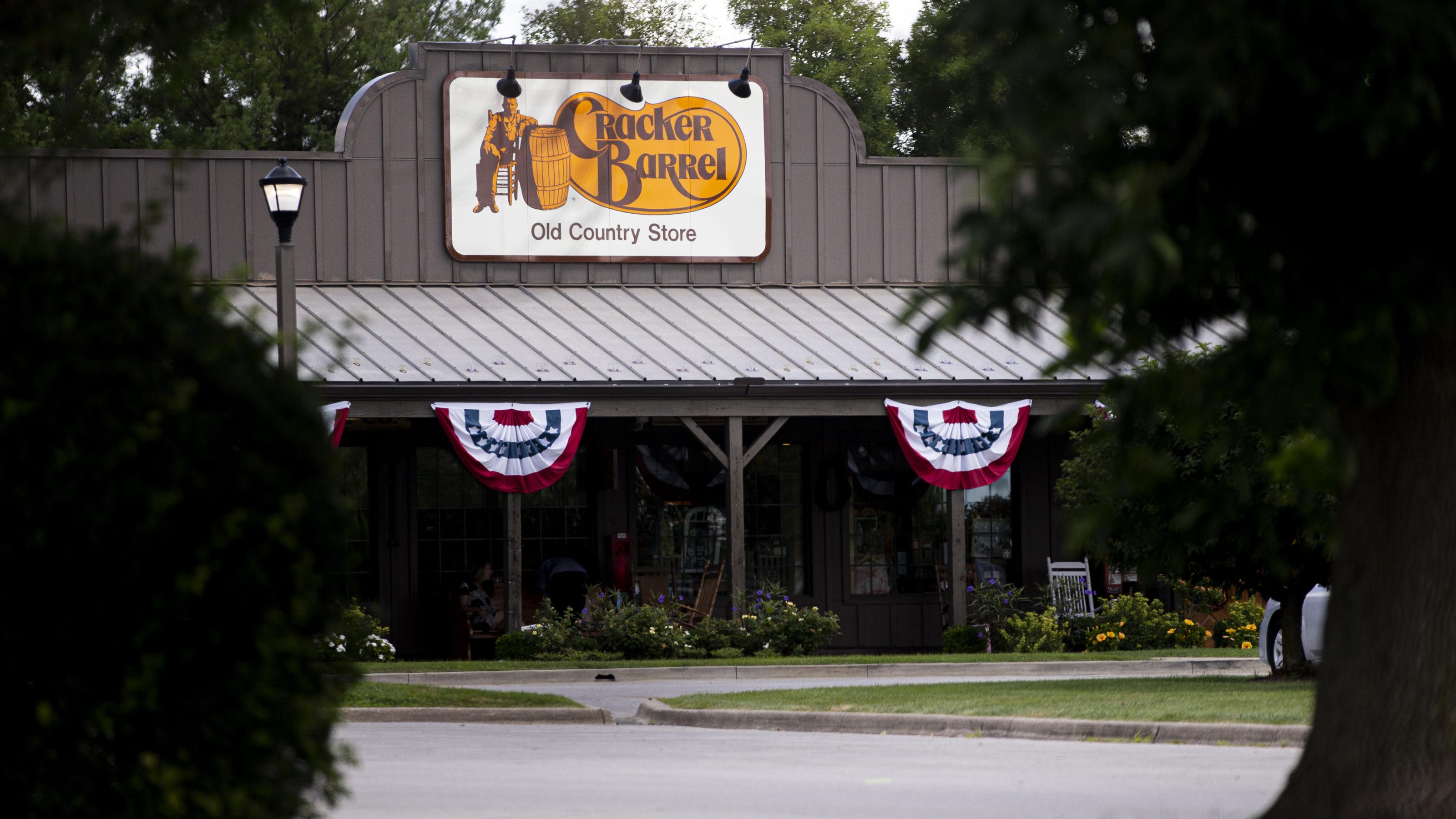 Cracker Barrel closed Sunday because of positive COVID case