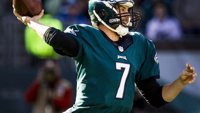 Sam Bradford completed 19 of 25 passes for 236 yards before leaving with a shoulder injury and concussion in the third quarter.