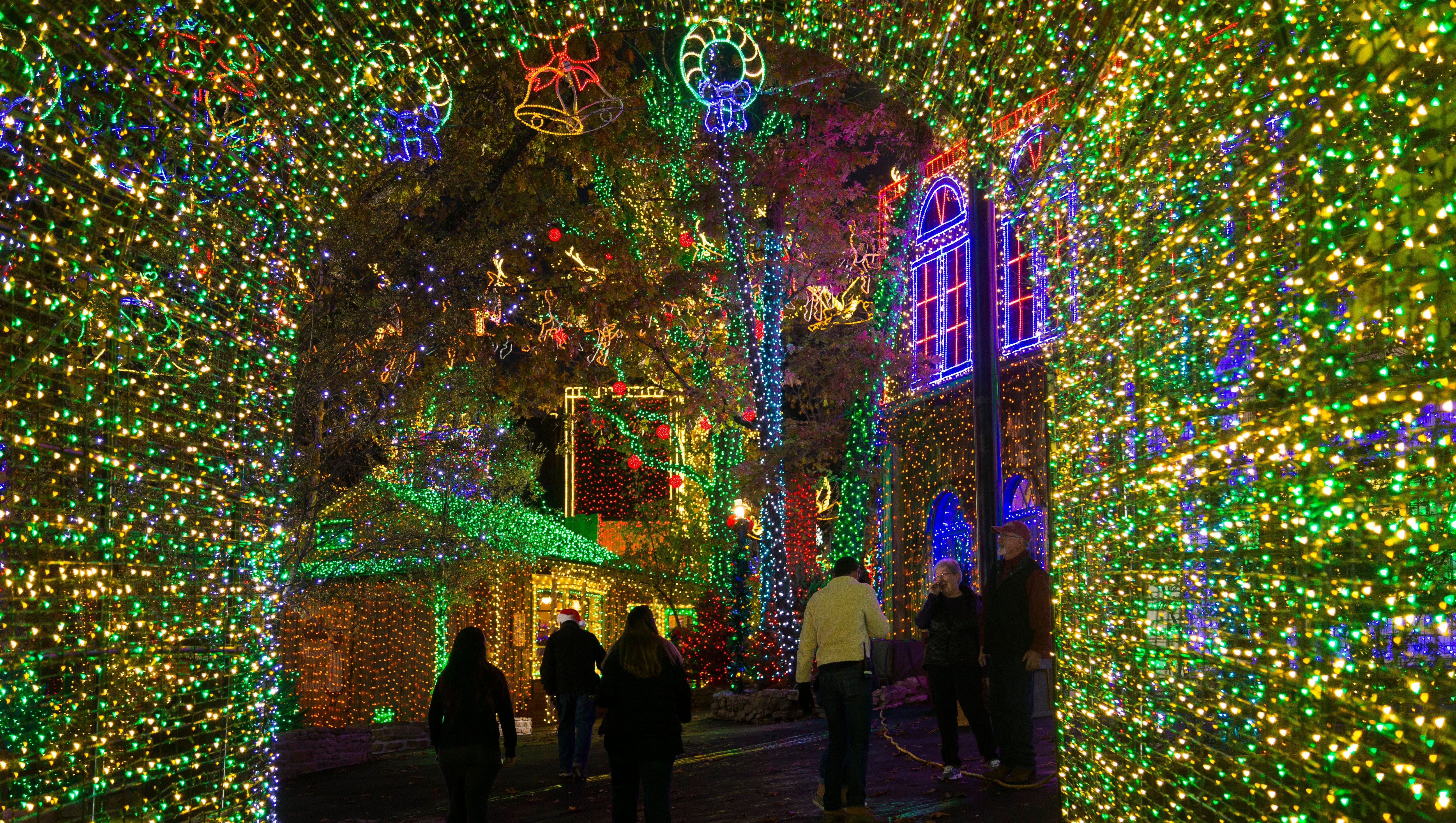 Silver Dollar City transforms into a Christmas wonderland