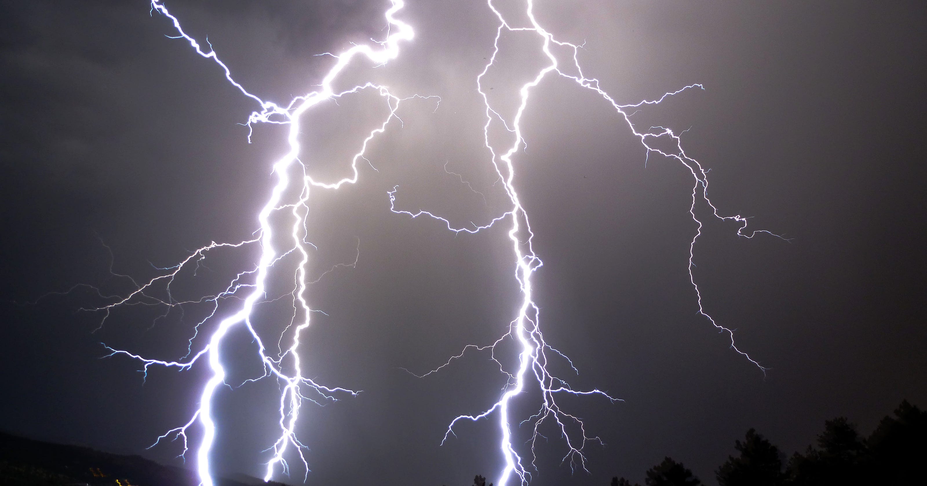 Shocking World Record 199 Mile Long Lightning Bolt Reported 