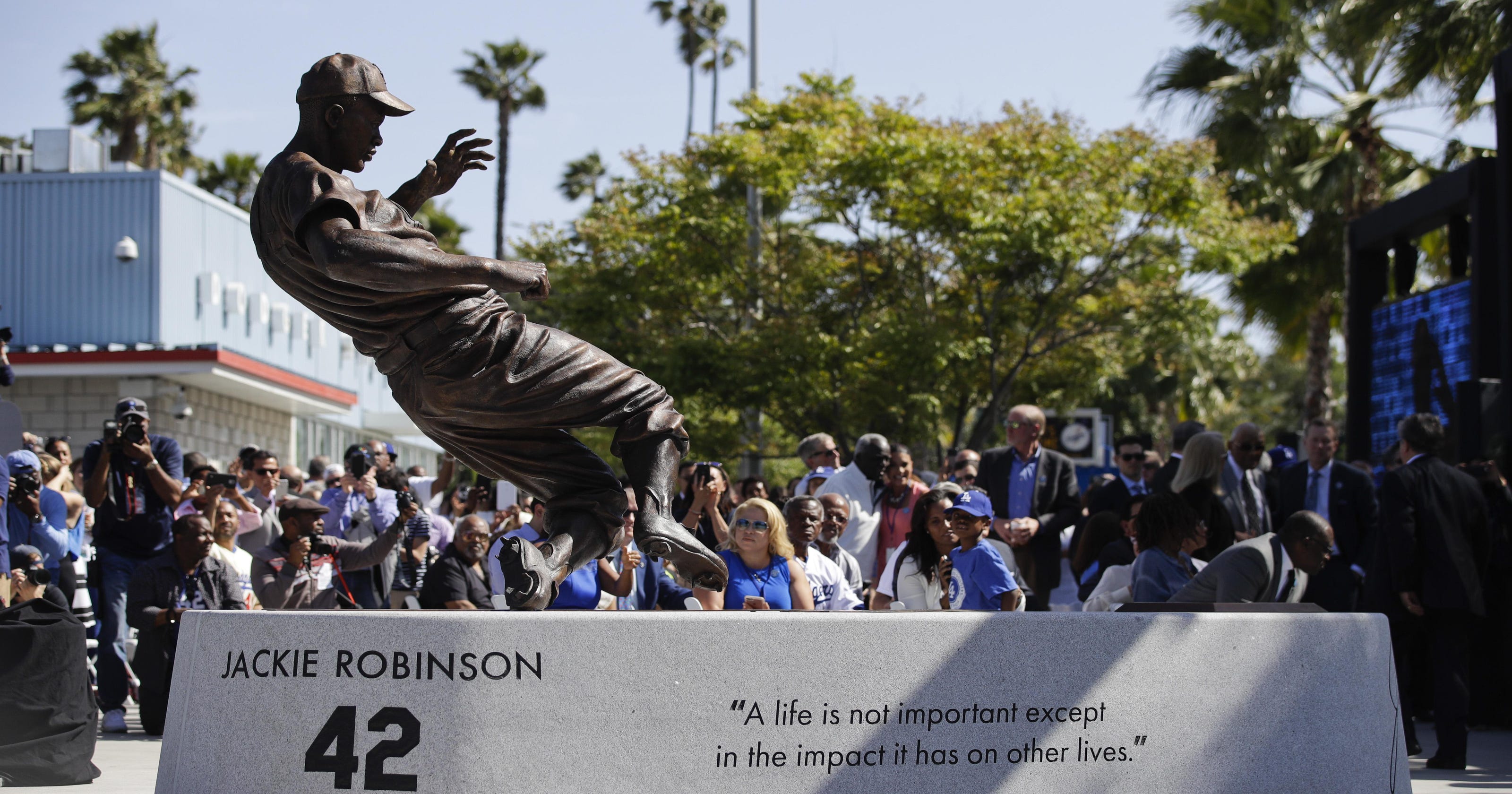 Jackie Robinson statue unveiled at Dodger Stadium