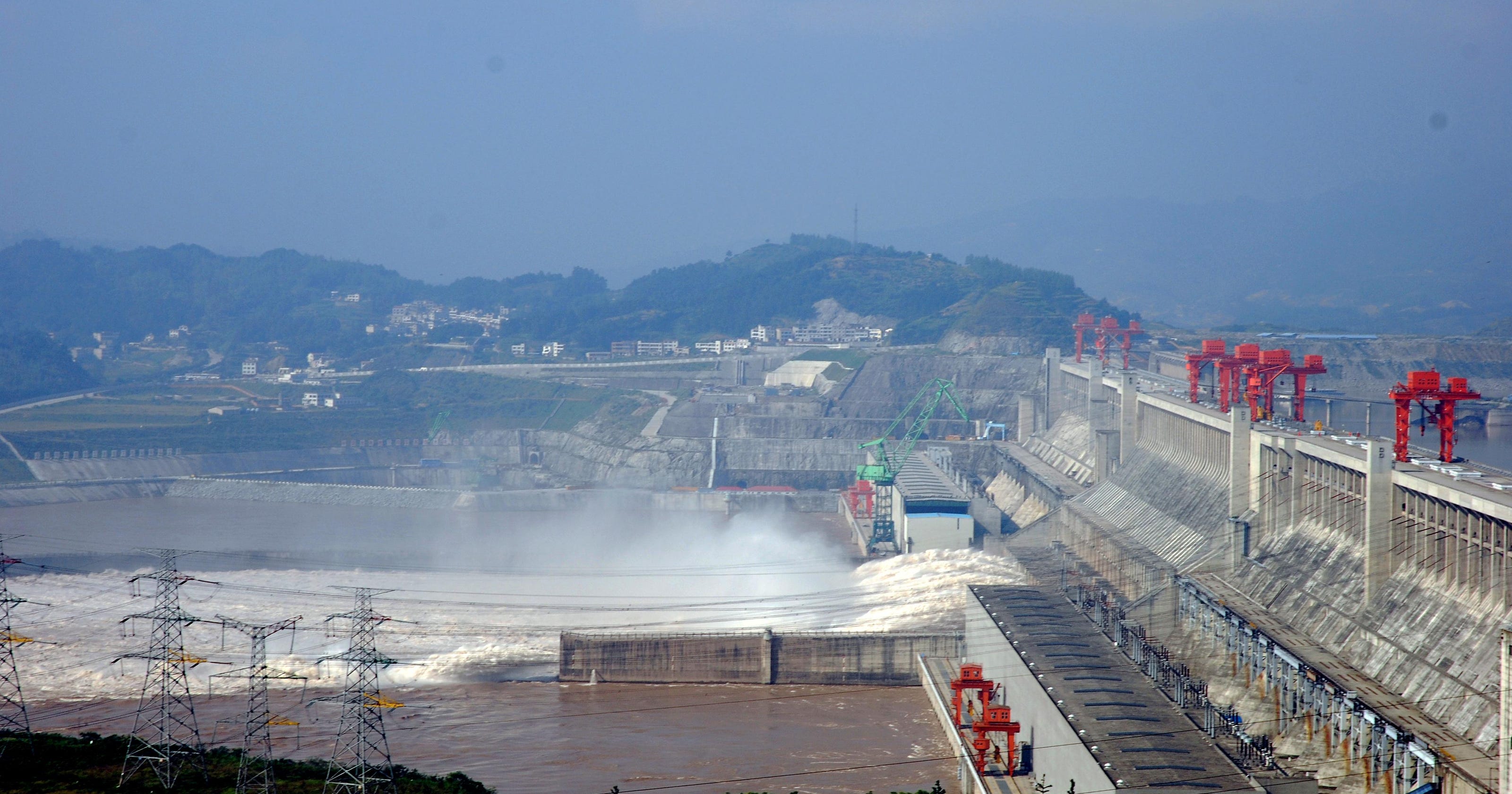 Китайская дамба. Три ущелья Янцзы. ГЭС на Янцзы. ГЭС три ущелья Китай. Плотина «три ущелья» (three gorges dam), Китай.