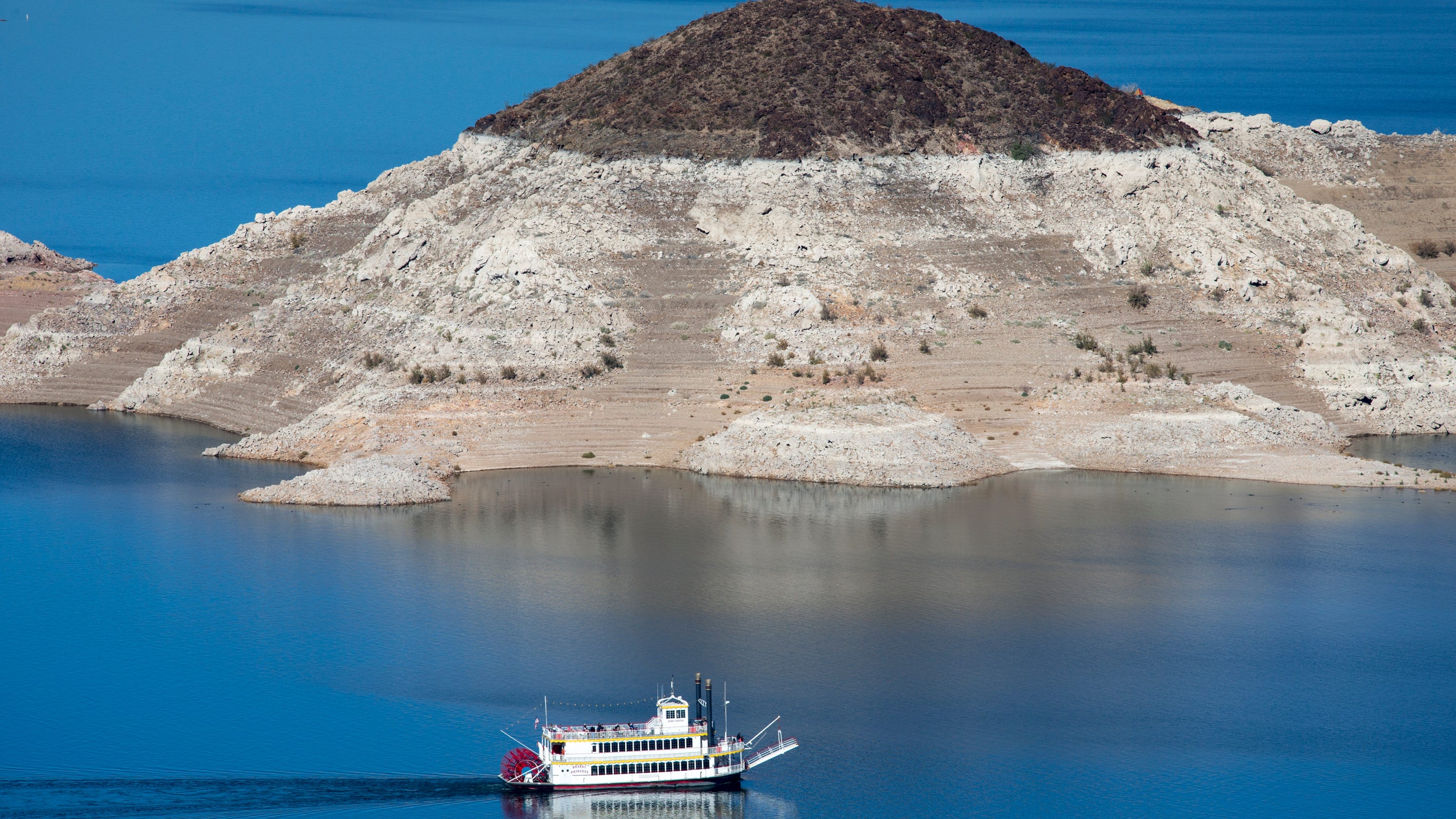 Arizona farmers take hit to stave off water crisis
