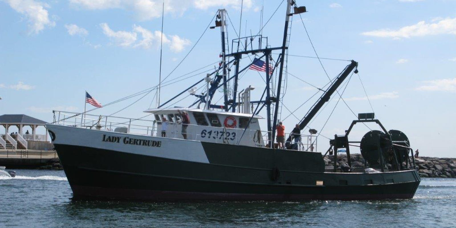Fishing crew rescued from sinking boat off NJ coast