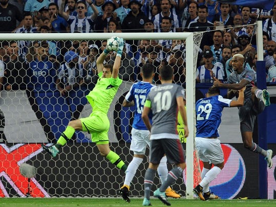 Porto goalkeeper Iker Casillas catches the ball during the Champions League group G soccer match between FC Porto and Besiktas at the Dragao stadium in Porto, Portugal, Wednesday, Sept. 13, 2017. (AP Photo/Paulo Duarte)