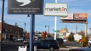 Una vista de Wells Boulevard, donde 212 compañías empacan en una carretera de una milla.