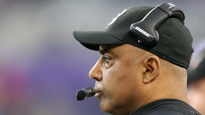 Cincinnati Bengals head coach Marvin Lewis watches the team in the fourth quarter during the Week 15 NFL game between the Cincinnati Bengals and the Minnesota Vikings, Sunday, Dec. 17, 2017, at U.S. Bank Stadium in Minneapolis, Minnesota.