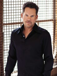 Country singer Gary Allan has headlined Country Thunder.