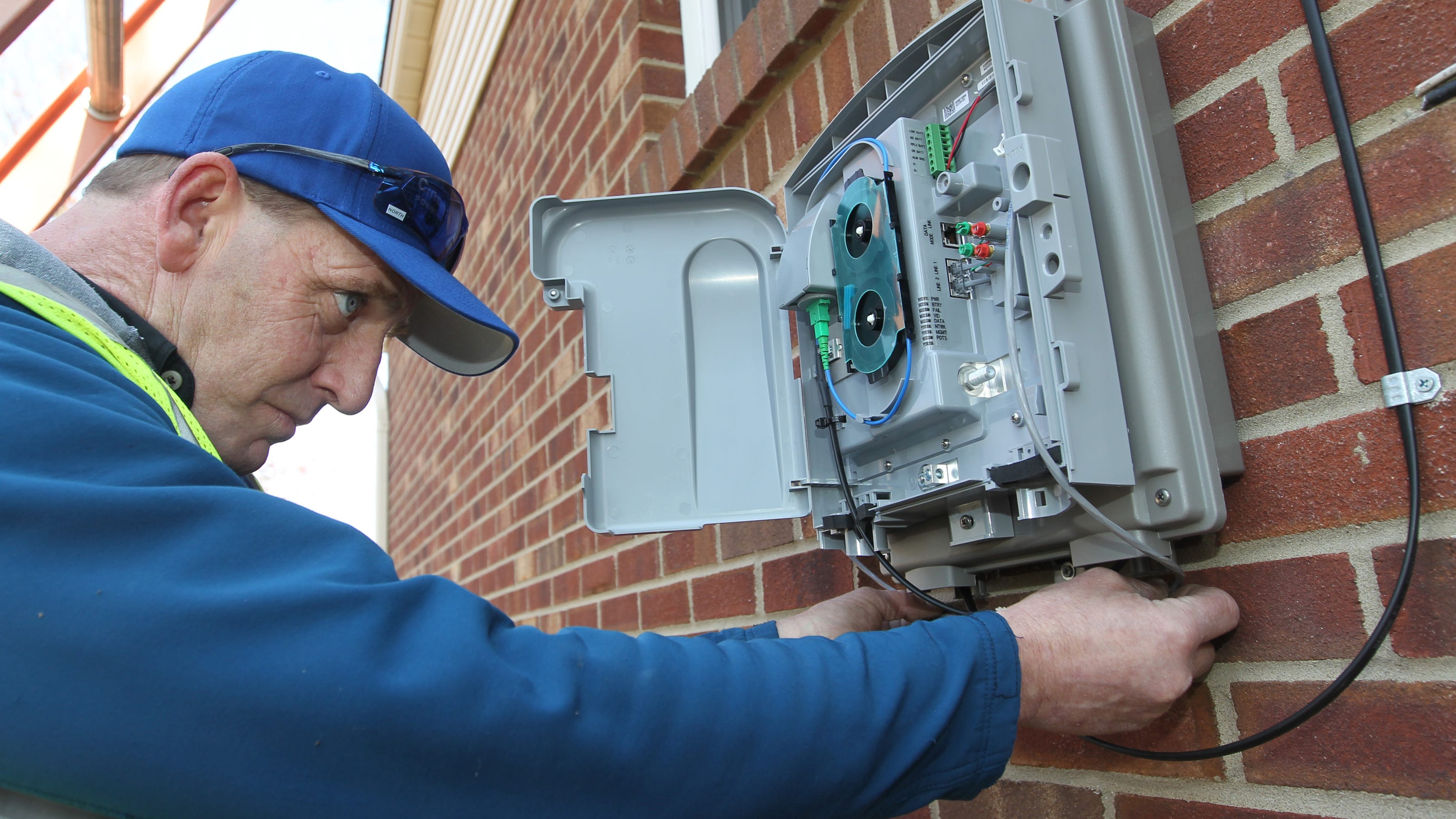 Cincinnati Bell bets big on fiber optic network