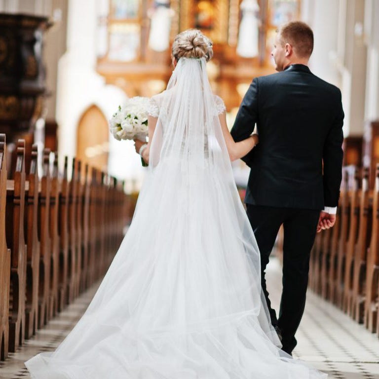20. Wyoming     • Cost of typical wedding:  $27,003     • Number of weddings in 2017:  4,235 (the fewest)     • Average dress cost:  $1,199 (21st highest)     • Average ring cost:  $3,257 (2