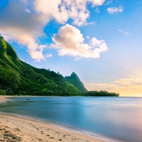 11. Hawaii     • Income of top 5% in 2019:  19.9% 