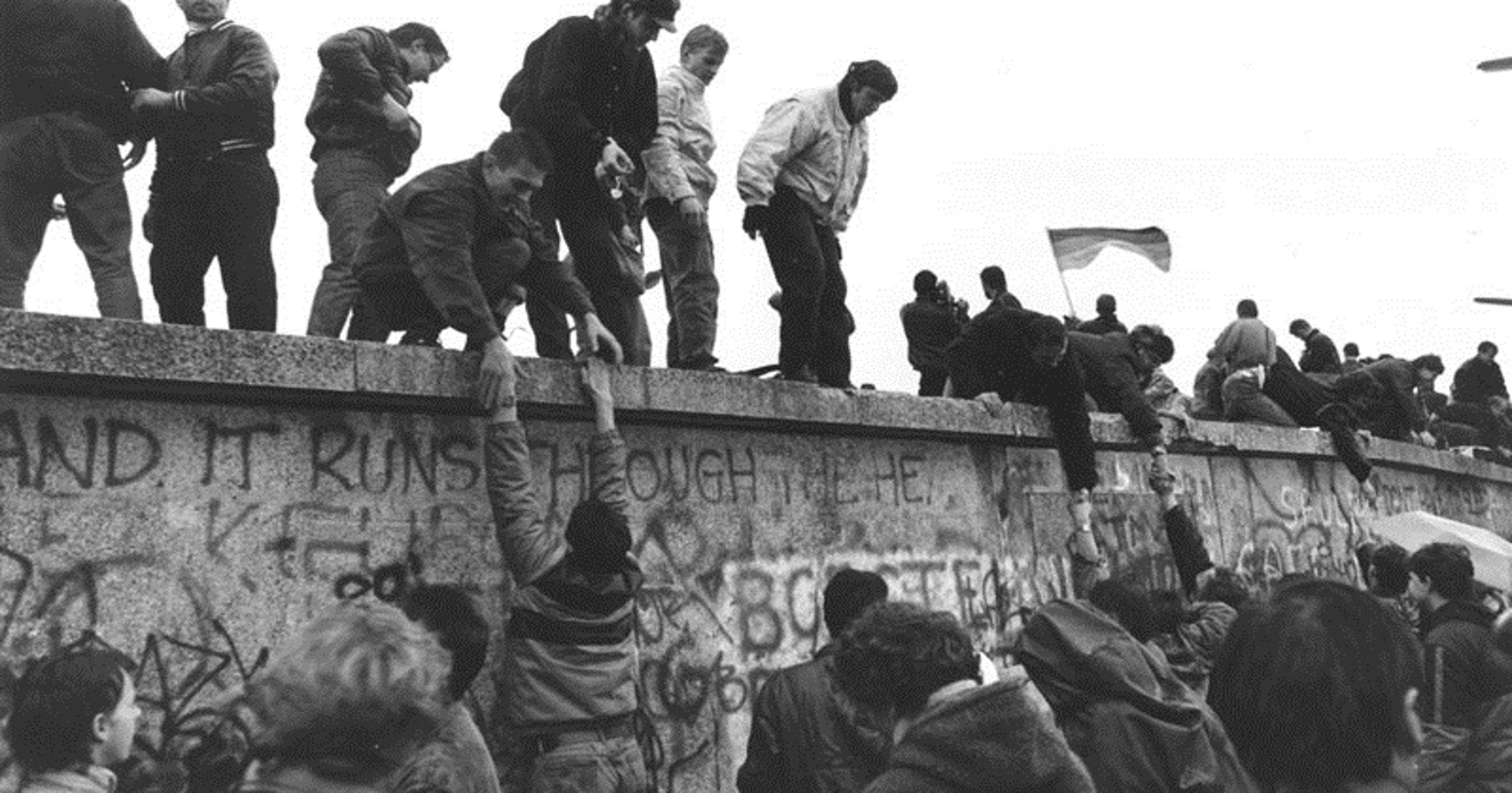 Berlin Wall presentation at library