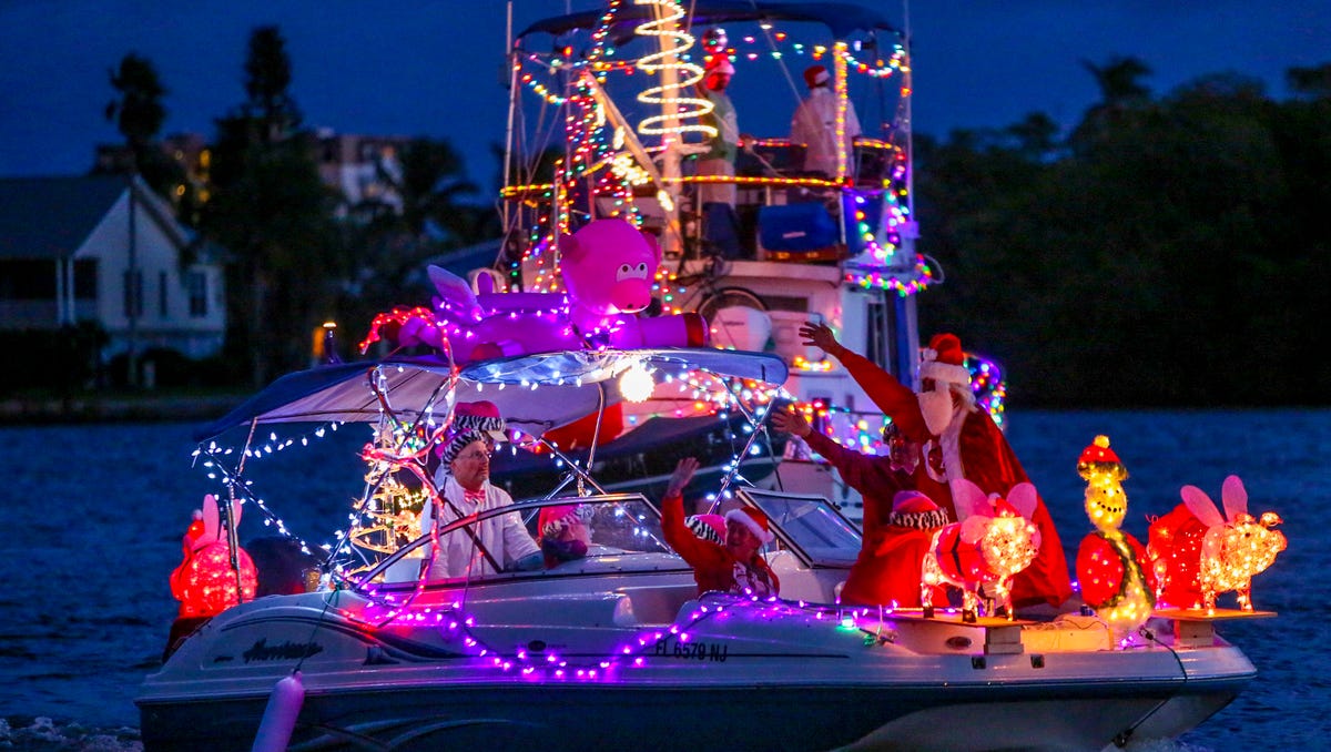 16 photos 27th Annual Fort Myers Beach Christmas Boat Parade