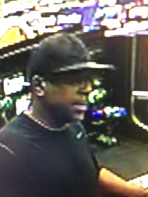 Police Man Apologizes To Lowe S Employee Before Stealing Tools