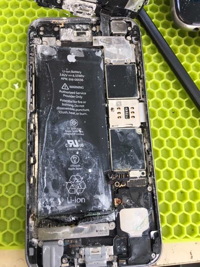 Your Smartphone Got Wet Here S What Not To Do First